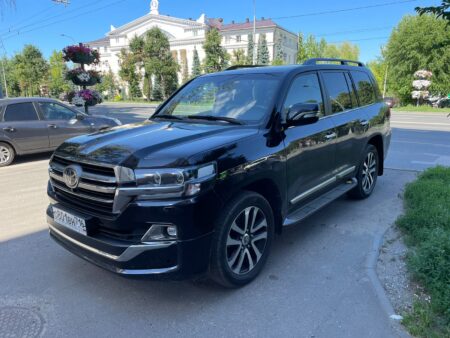 Аренда Toyota Lend Cruiser 200